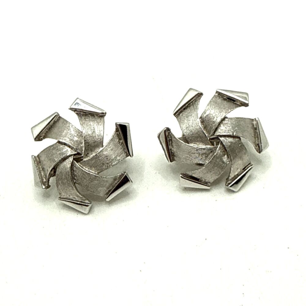 Vintage Crown Trifari Earrings Brushed Silver Tone Pinwheel Clip On 7/8"